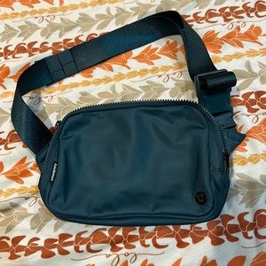 Lululemon Everywhere Belt Bag Large